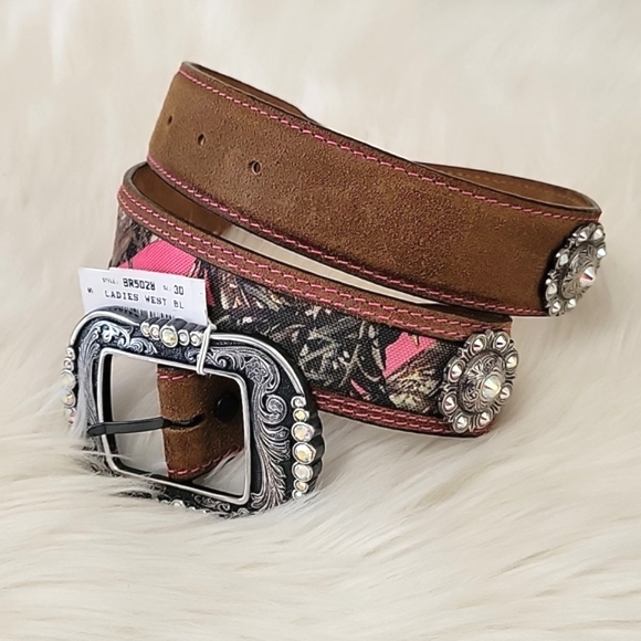 New Brighton Leather Pink Embellished Buckle Belt Size 30